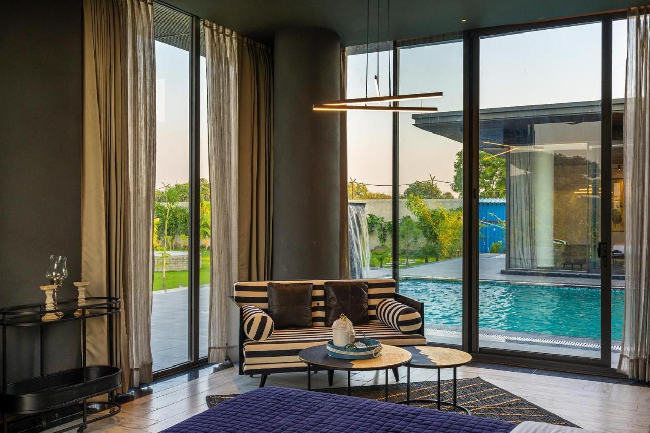 Stayvista'S Anantam - Luxury 4Br Villa With Huge Swimming Pool In Delhi Nowe Delhi Zewnętrze zdjęcie